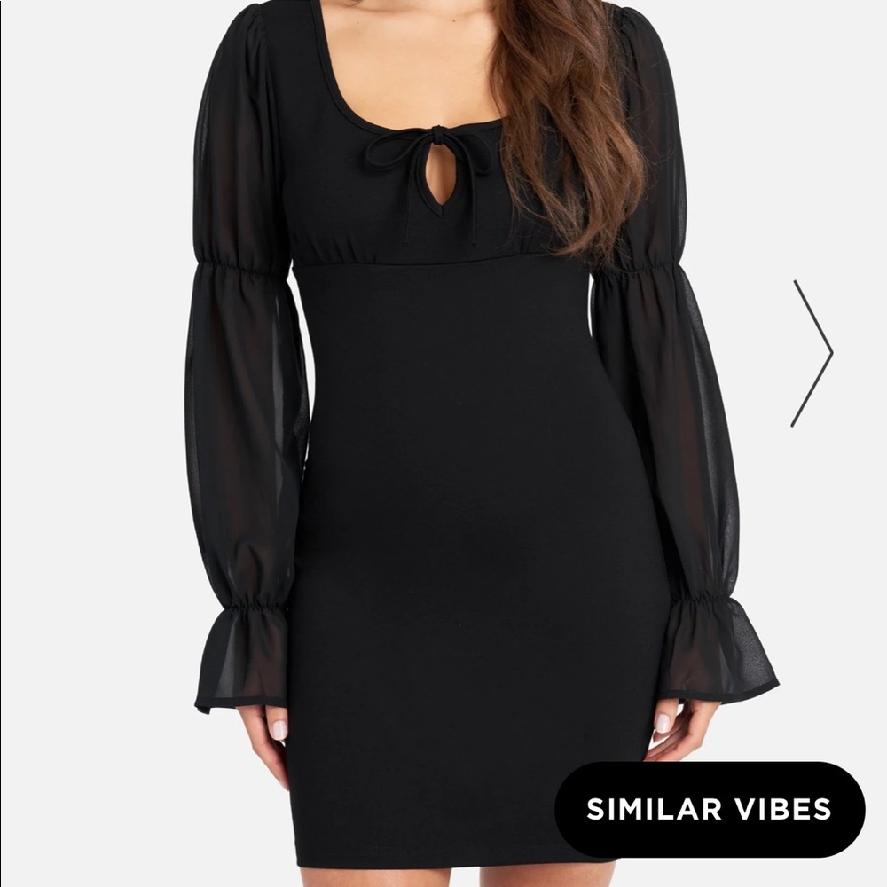 BEBE TIERED PUFF SLEEVE MINI DRESS